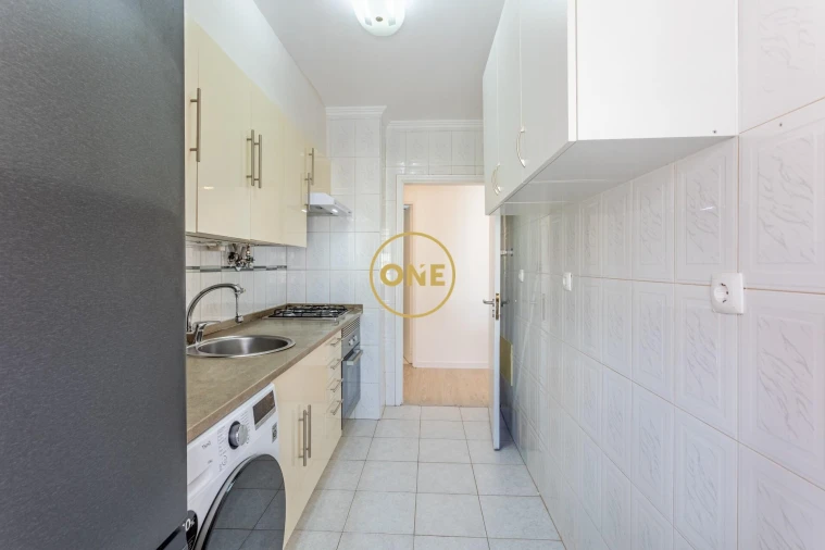 Apartamento T2 para Venda em Loures Foto 8