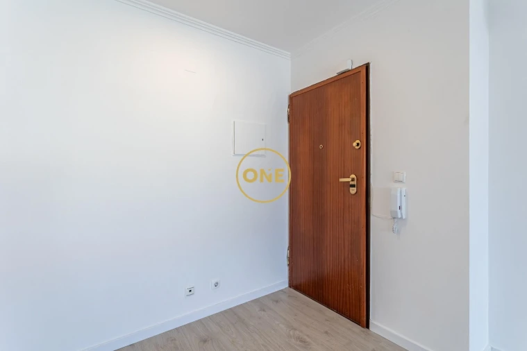 Apartamento T2 para Venda em Loures Foto 5