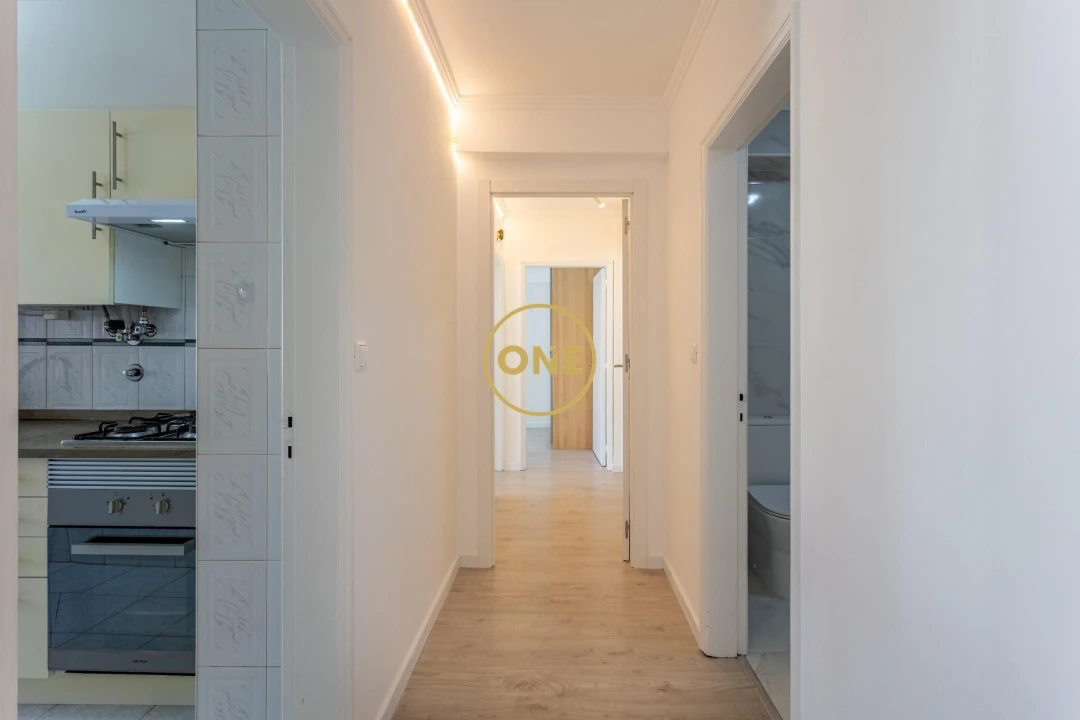 Apartamento T2 para Venda em Loures Foto 9
