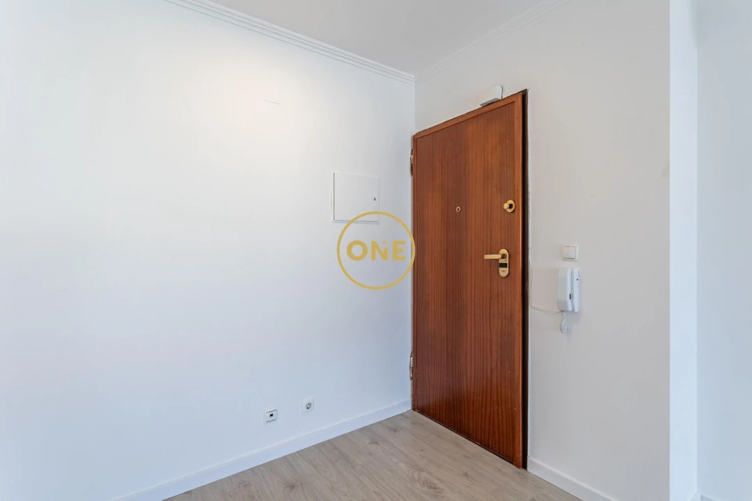 Apartamento T2 para Venda em Loures Foto 5