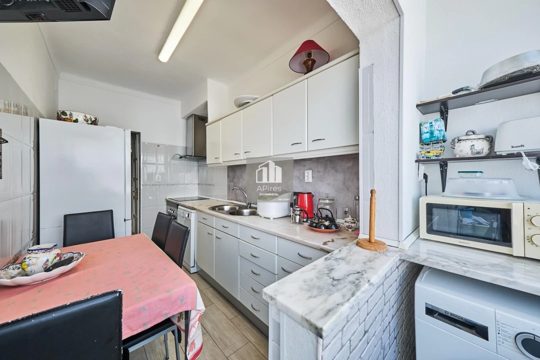 Apartamento T3 para Venda em Costa da Caparica Foto 16