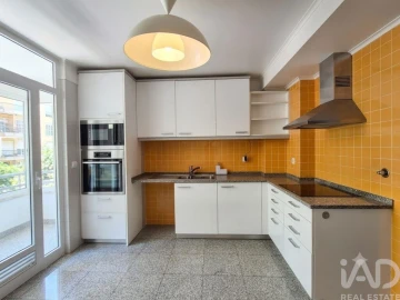 Apartamento T3 para Arrendamento em Lumiar