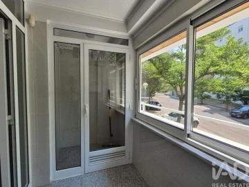 Apartamento T3 para Arrendamento em Lumiar
