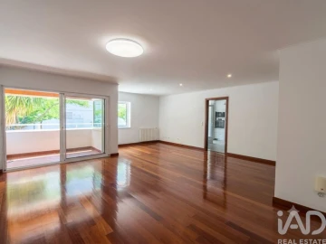 Apartamento T3 para Arrendamento em Lumiar