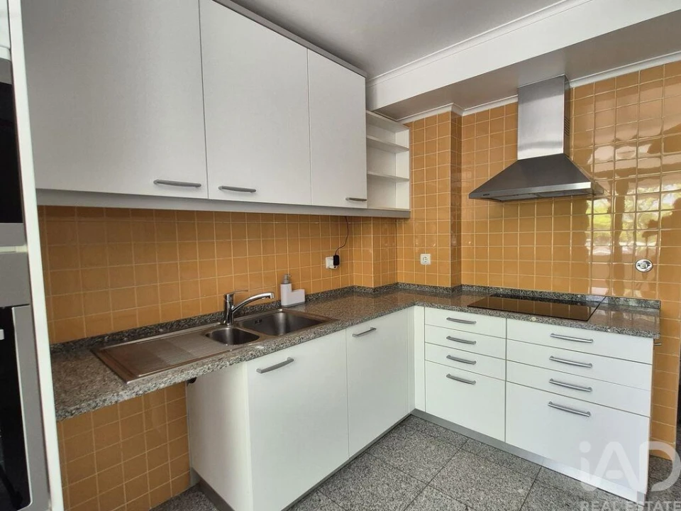 Apartamento T3 para Arrendamento em Lumiar Foto 9