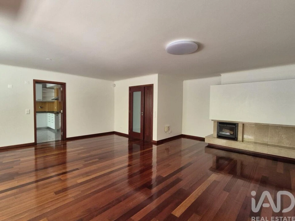 Apartamento T3 para Arrendamento em Lumiar Foto 7