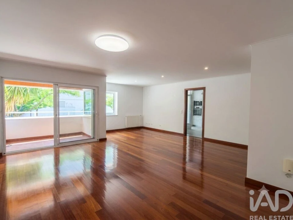 Apartamento T3 para Arrendamento em Lumiar Foto 2