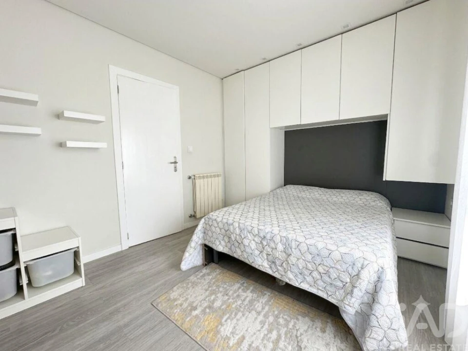 Moradia T3 para Venda em Arcozelo Foto 23