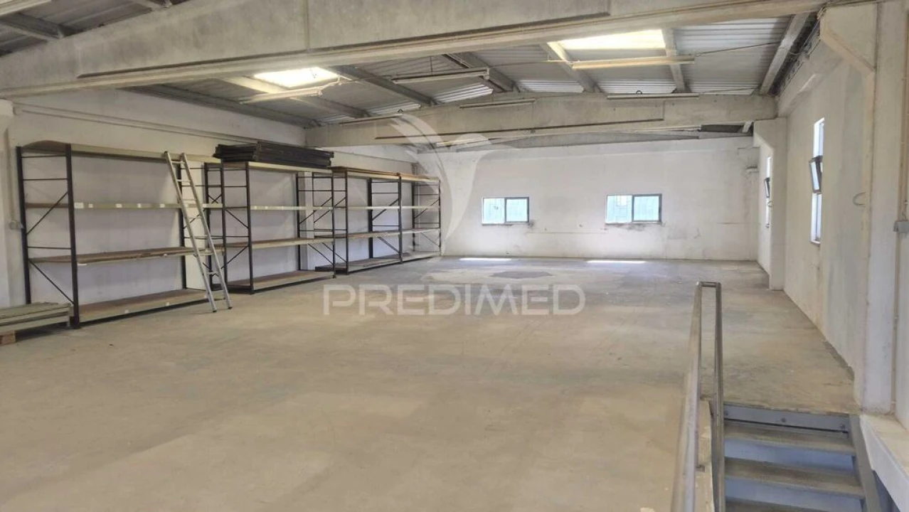 Armazém para Arrendamento em Santa Maria e São Miguel, São Martinho, São Pedro Penaferrim Foto 9