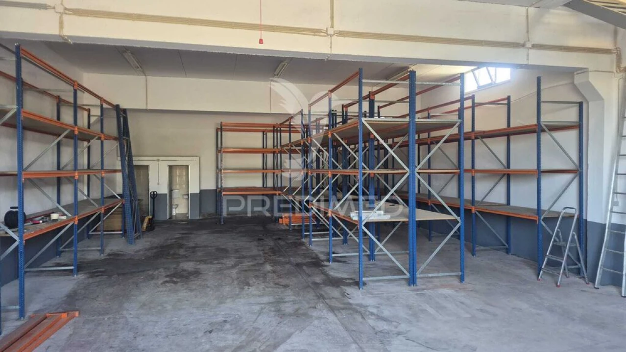 Armazém para Arrendamento em Santa Maria e São Miguel, São Martinho, São Pedro Penaferrim Foto 12