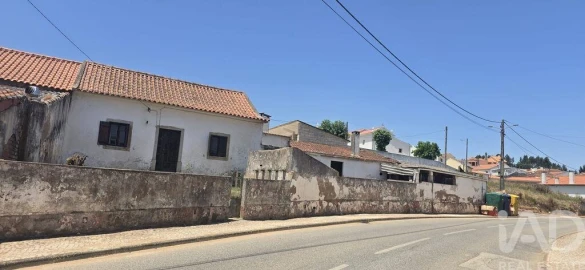 Moradia T2 para Venda em Cadaval e Pêro Moniz
