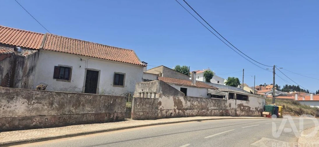 Moradia T2 para Venda em Cadaval e Pêro Moniz Foto 2