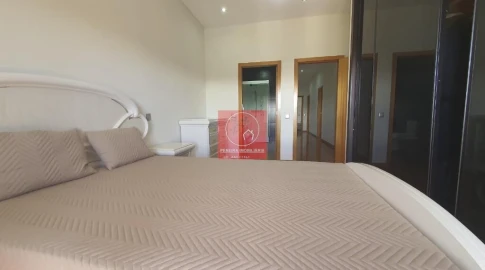 Apartamento T4 para Venda em Póvoa de Varzim, Beiriz e Argivai