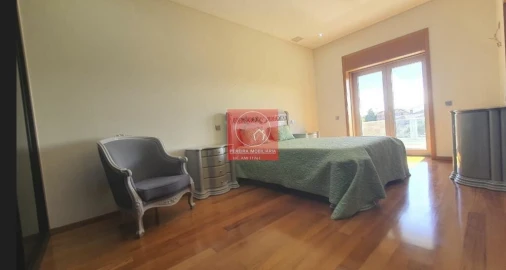 Apartamento T4 para Venda em Póvoa de Varzim, Beiriz e Argivai