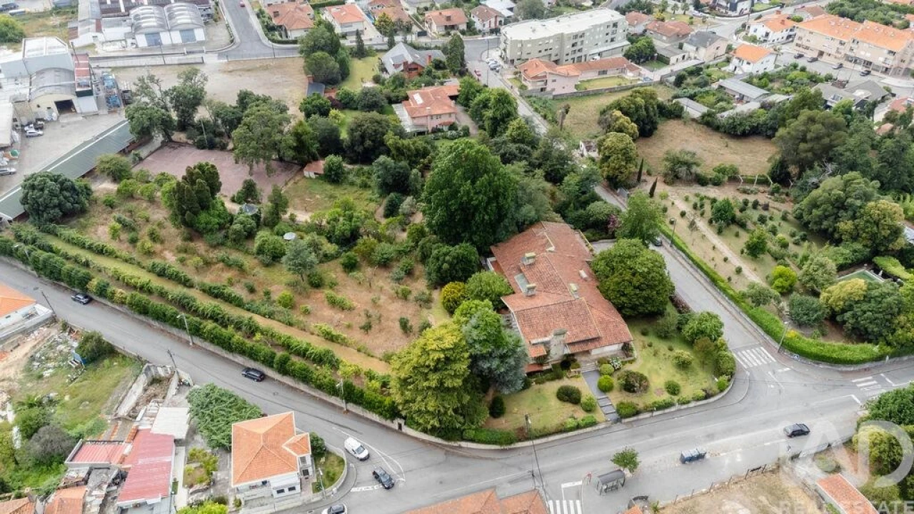 Moradia T6 para Venda em Paços de Brandão Foto 39