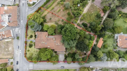 Moradia T6 para Venda em Paços de Brandão