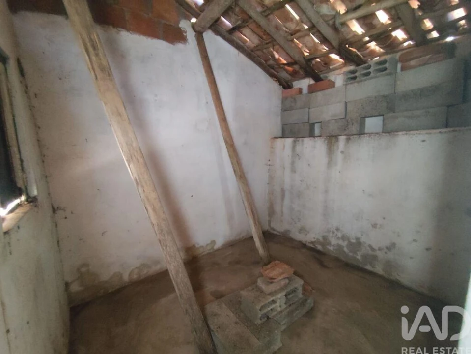 Moradia T2 para Venda em Peral Foto 8