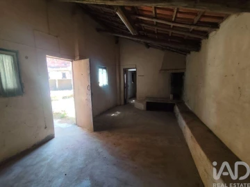 Moradia T2 para Venda em Peral