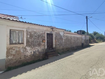 Moradia T2 para Venda em Peral