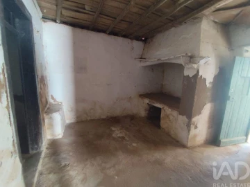 Moradia T2 para Venda em Peral