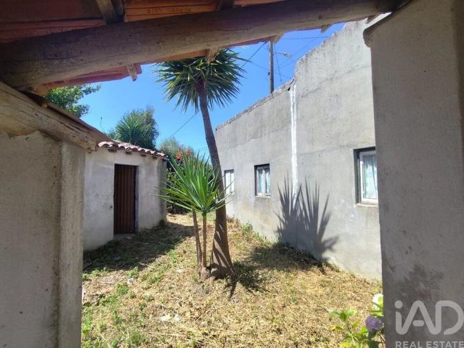 Moradia T2 para Venda em Peral Foto 19