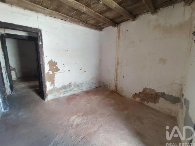 Moradia T2 para Venda em Peral Foto 35