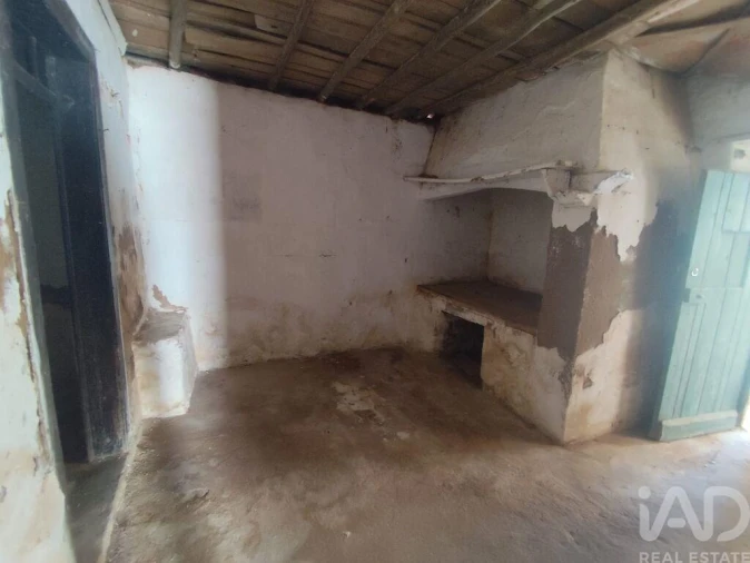 Moradia T2 para Venda em Peral Foto 26