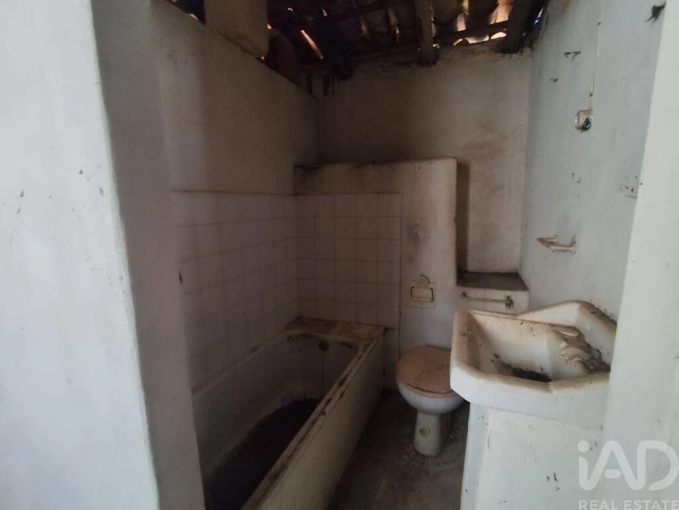 Moradia T2 para Venda em Peral Foto 27