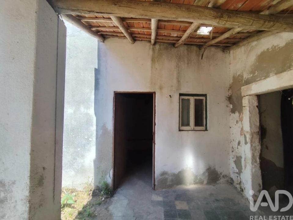 Moradia T2 para Venda em Peral Foto 31