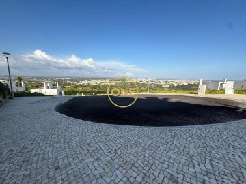 Terreno para Venda em Albufeira e Olhos de Água