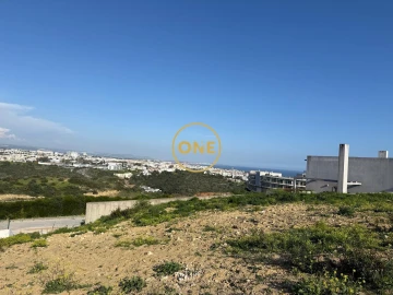 Terreno para Venda em Albufeira e Olhos de Água