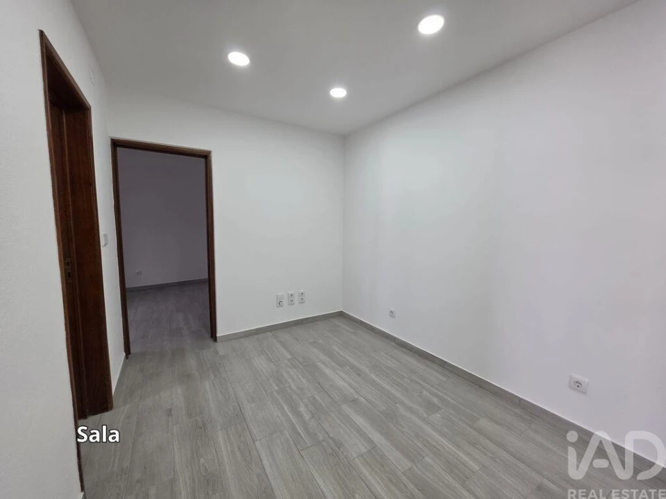 Moradia T3 para Venda em Bencatel Foto 4