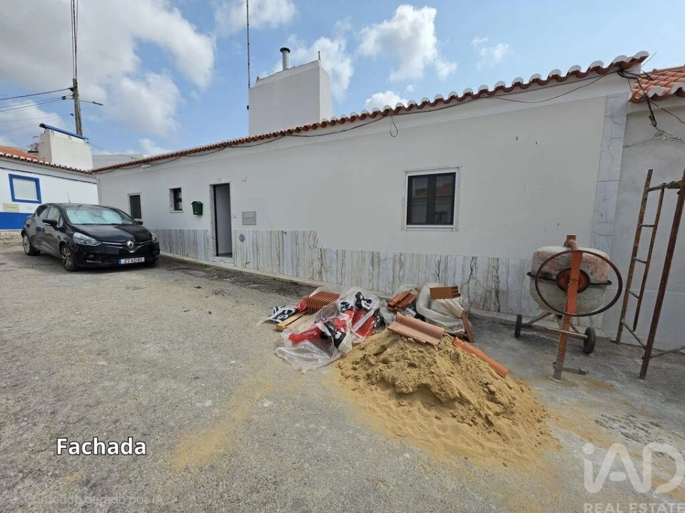 Moradia T3 para Venda em Bencatel Foto 1