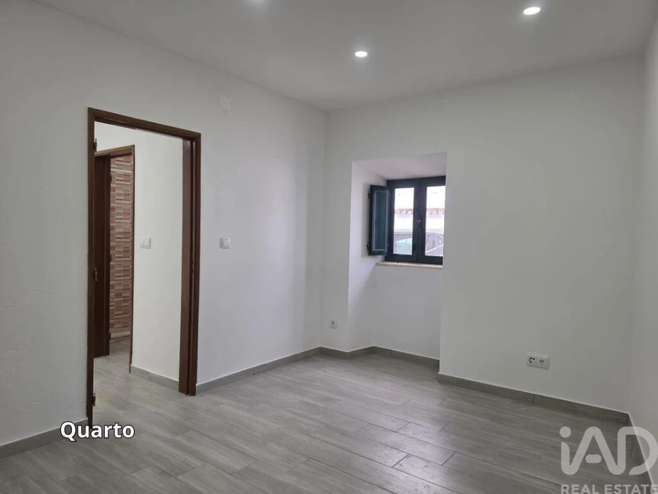 Moradia T3 para Venda em Bencatel Foto 8