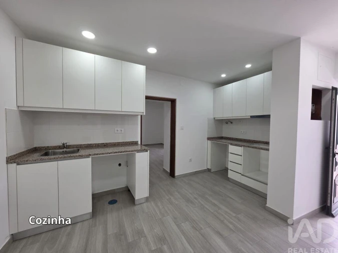 Moradia T3 para Venda em Bencatel Foto 2