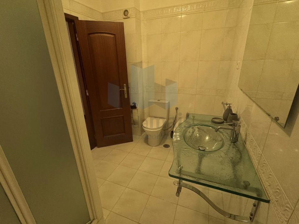 Apartamento T3 para Arrendamento em Santo Antonio dos Olivais Foto 18