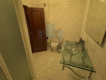 Apartamento T3 para Arrendamento em Santo Antonio dos Olivais