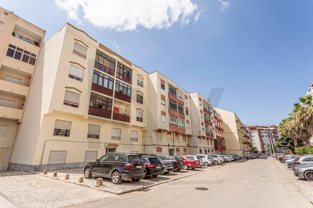 Apartamento T2 para Venda em Setubal (São Sebastião) Foto 1