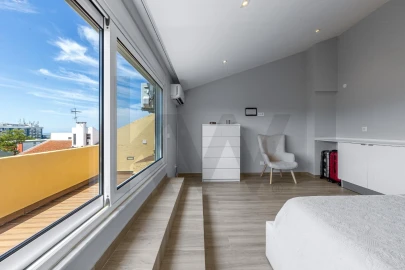 Apartamento T4 para Venda em Oeiras e São Julião da Barra, Paço de Arcos e Caxias