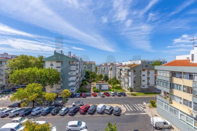 Apartamento T4 para Venda em Oeiras e São Julião da Barra, Paço de Arcos e Caxias