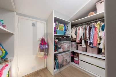 Apartamento T4 para Venda em Oeiras e São Julião da Barra, Paço de Arcos e Caxias