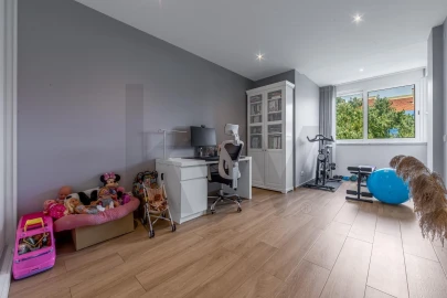 Apartamento T4 para Venda em Oeiras e São Julião da Barra, Paço de Arcos e Caxias