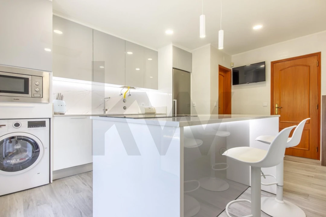 Apartamento T2 para Venda em Gaio-Rosário e Sarilhos Pequenos Foto 1
