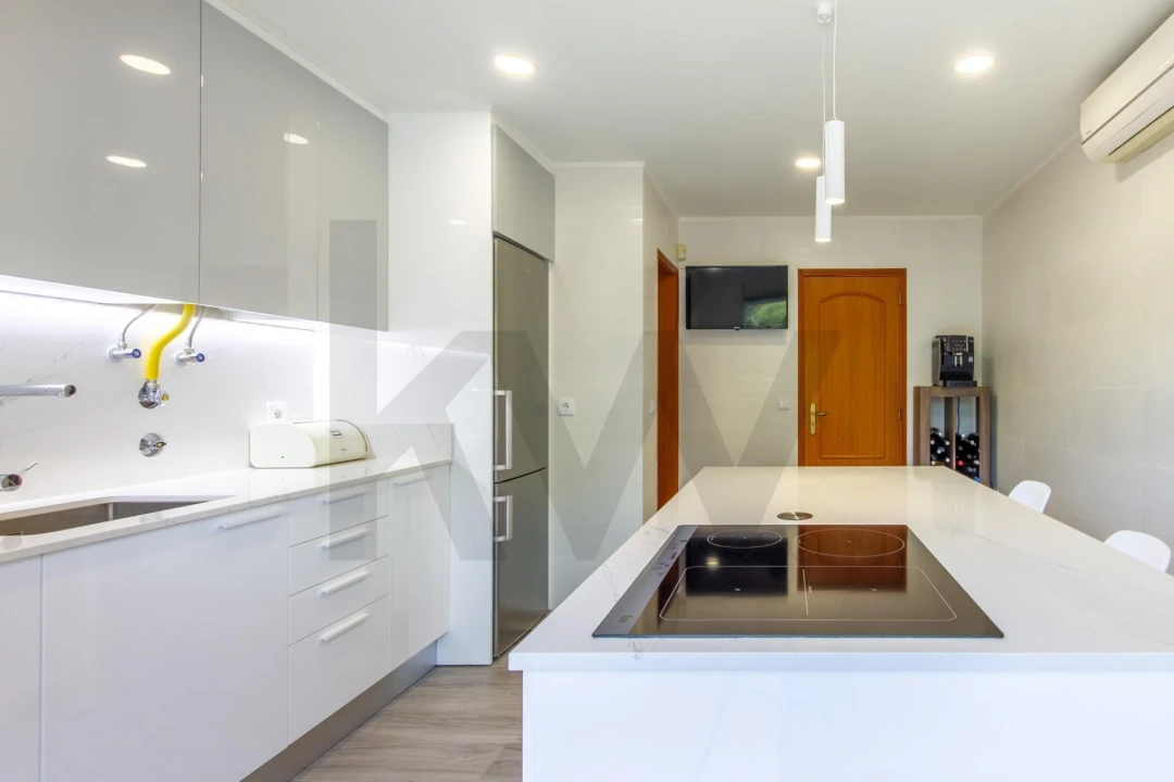 Apartamento T2 para Venda em Gaio-Rosário e Sarilhos Pequenos Foto 2
