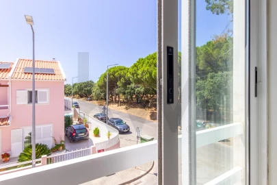 Apartamento T2 para Venda em Gaio-Rosário e Sarilhos Pequenos