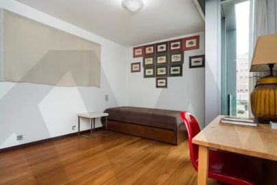 Apartamento T3 para Arrendamento em Areeiro