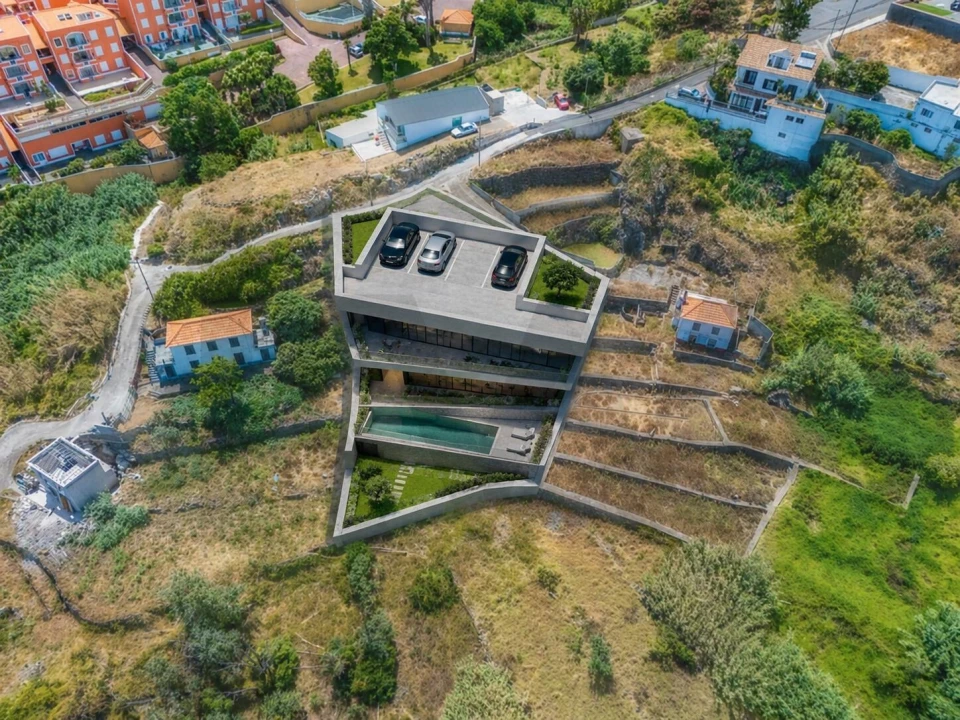 Terreno para Venda em Caniço Foto 1