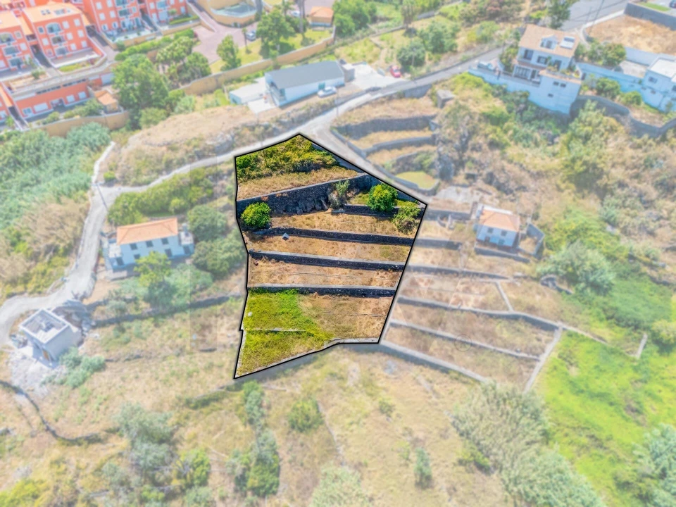 Terreno para Venda em Caniço Foto 1