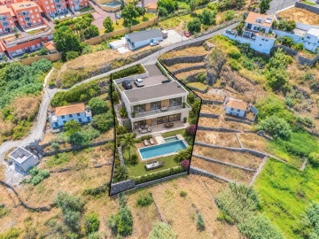 Terreno para Venda em Caniço