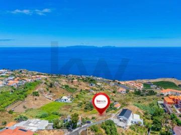 Terreno para Venda em Caniço